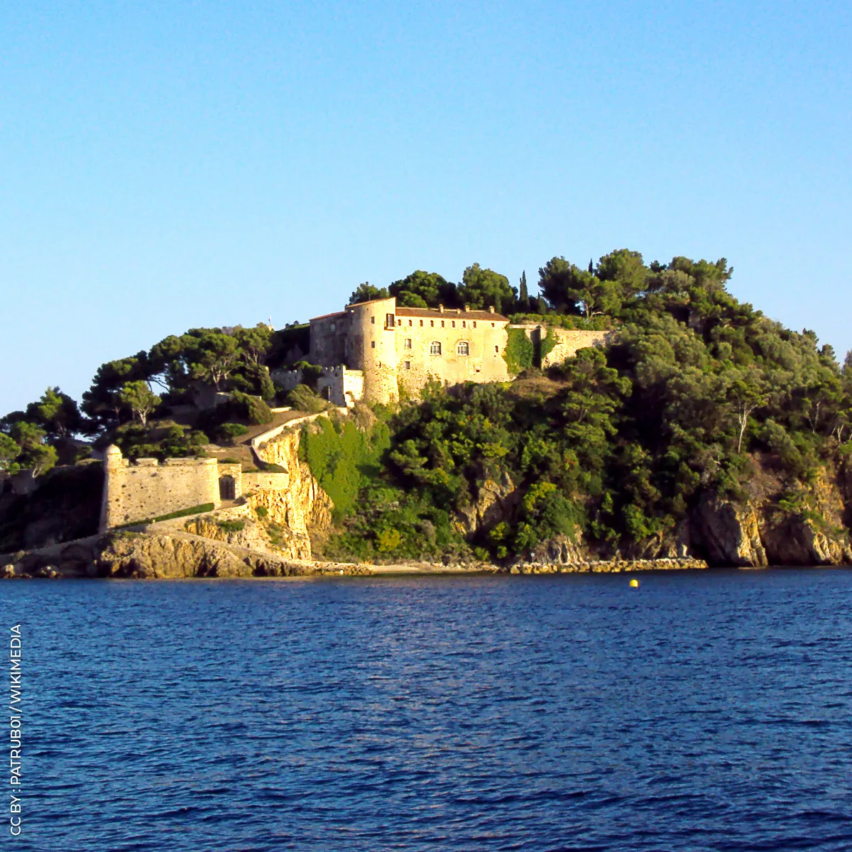 fort-bregancon-cc-by Opéra Monaco